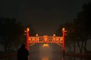 《父亲的旧车票》封面，铁盒里叠着几十张褪色的长途车票